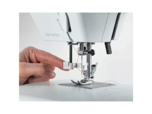 Швейная машина Bernina Bernette b33