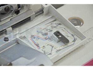 Промышленный 5-ти ниточный оверлок Aurora A-700DE-5 (Direct drive)