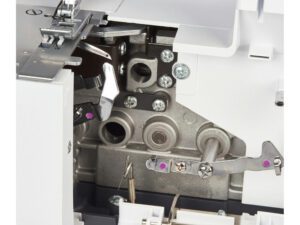 Распошивальная машина Bernina Bernette Funlock b42
