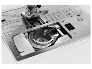 Швейно-вышивальная машина Janome SKYLINE S9