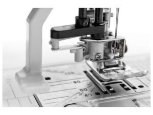 Швейно-вышивальная машина Janome SKYLINE S9
