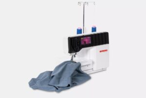 Коверлок Bernina L890