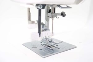 Швейная машина Janome V-30 Escape