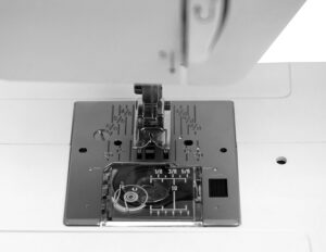 Швейная машина Janome Clio320