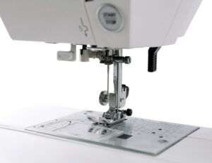 Швейная машина Janome DC 7100