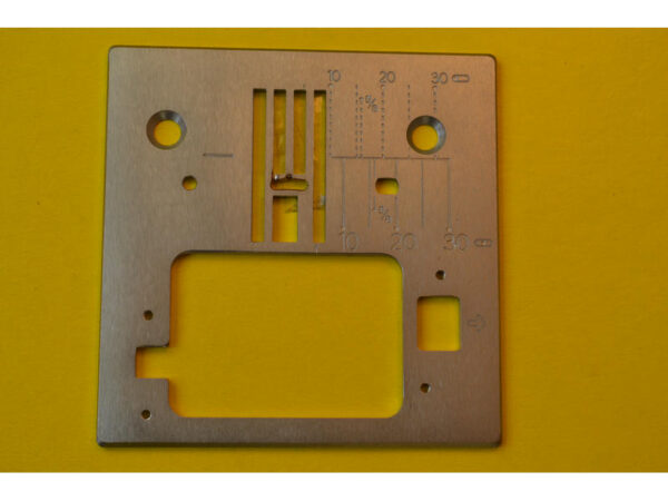 Игольная пластина Juki не в сборе HZL-30Z, HZL-E40CE, HZL-50CE