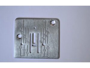 Игольная пластина New Home 385, 1404, 1414, 1418 / Janome 1018, 1022 и др.