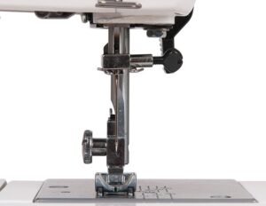 Электромеханическая швейная машина Janome LE22