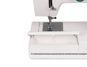 Электромеханическая швейная машина Janome LE22