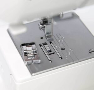 Швейная машина Janome RS2019S