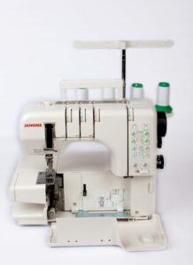 Распошивальная машина Janome CoverPro II