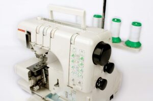Распошивальная машина Janome CoverPro II