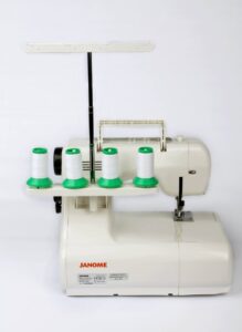 Распошивальная машина Janome CoverPro II