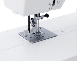 Бытовая швейная машина Janome 1522PG