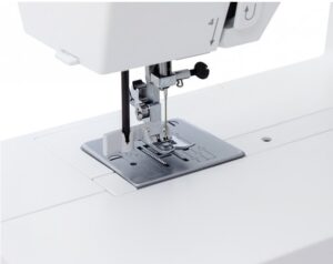 Электромеханическая швейная машина Janome 1522RD