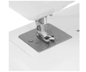 Бытовая швейная машина Janome 5500