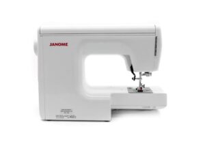 Бытовая швейная машина Janome 7524А
