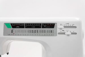 Бытовая швейная машина Janome 7524А