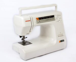 Швейная машина Janome 7524E (без чехла)