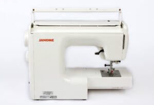 Швейная машина Janome 7524E (без чехла)