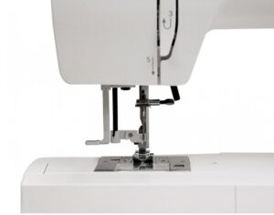 Бытовая швейная машина Janome Clio 320