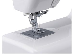 Электромеханическая швейная машина Janome EQ25