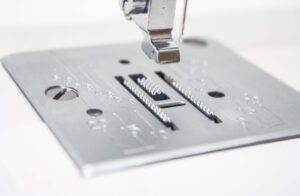 Швейная машина Janome Legend 2520