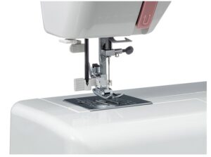 Электромеханическая швейная машина Janome Pink 25