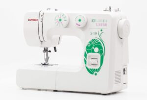 Швейная машина Janome S-19