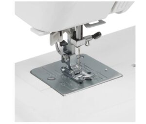 Бытовая швейная машина Janome 1216