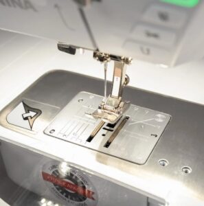 Швейно-вышивальная машина Bernina 735