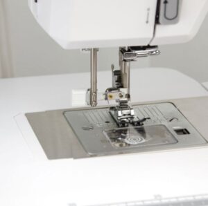 Швейная машина Aurora 570e