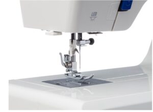 Электромеханическая швейная машина CHAYKA MasterStitch 111