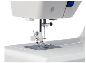 Электромеханическая швейная машина CHAYKA MasterStitch 111