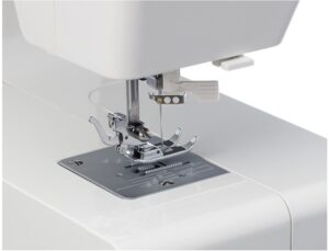 Электромеханическая швейная машина CHAYKA MasterStitch 111