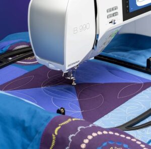 Швейно-вышивальная машина Bernina 990