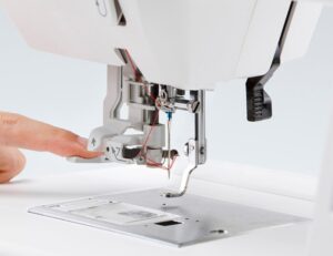 Вышивальная машина Janome Memory Craft 100E Turquoise Blue
