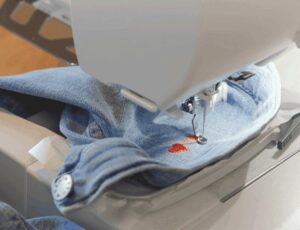 Вышивальная машина Janome Memory Craft 100E Turquoise Blue