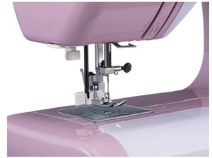 Электромеханическая швейная машина Janome J590